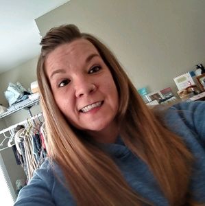 Meet your Posher, Desiree